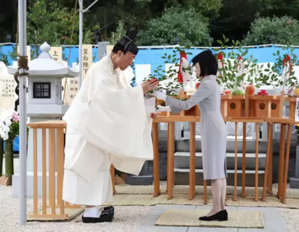 三笠宮さまの十年式年祭＝彬子さまら参列