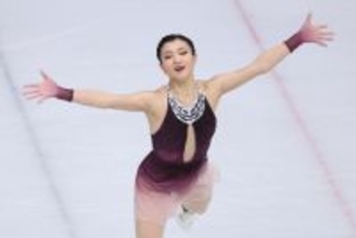 女子フリーで演技する坂本　五輪