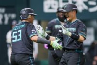 迎えられる清宮幸　プロ野球