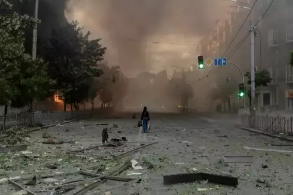 ロシア、キーウへのさらなる攻撃を警告 外国人に退避呼びかけ