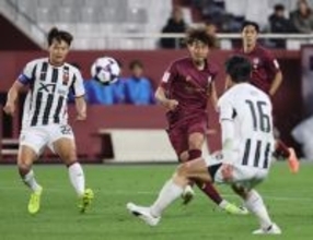 シュートを放つ郷家　サッカー