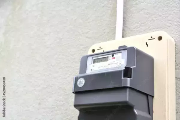 １１月電気料金は前月並み＝ガスは小幅値下がり