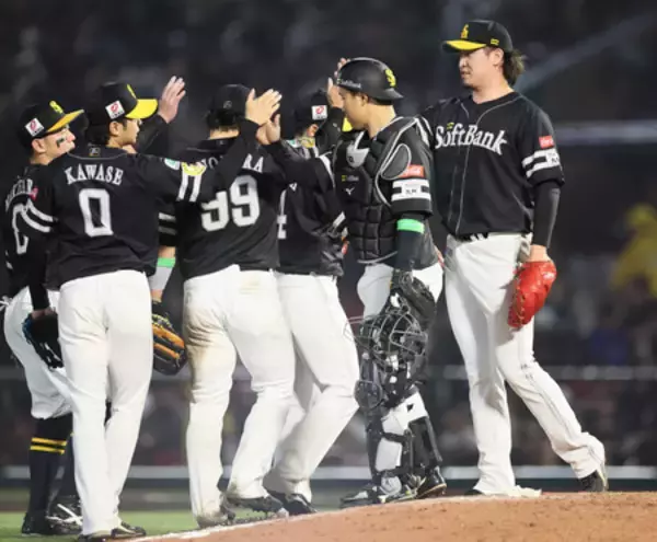 ソフトバンク４連勝＝プロ野球・楽天２―４ソフトバンク