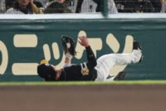 野村の好捕　プロ野球