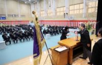 全国枠入学生、初の卒業式