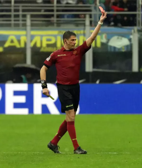 口覆う行為は一発退場＝サッカー