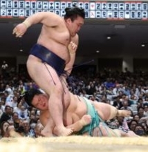 豪ノ山のはたき込み
