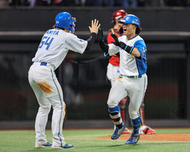 細川、値千金の一発＝プロ野球・日本ハム