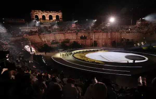 閉会式が始まったベローナ五輪アリーナ