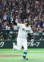 喜ぶ大山　プロ野球オールスター