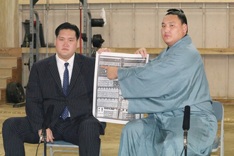 寿之富士「２桁以上を目指して」＝大相撲