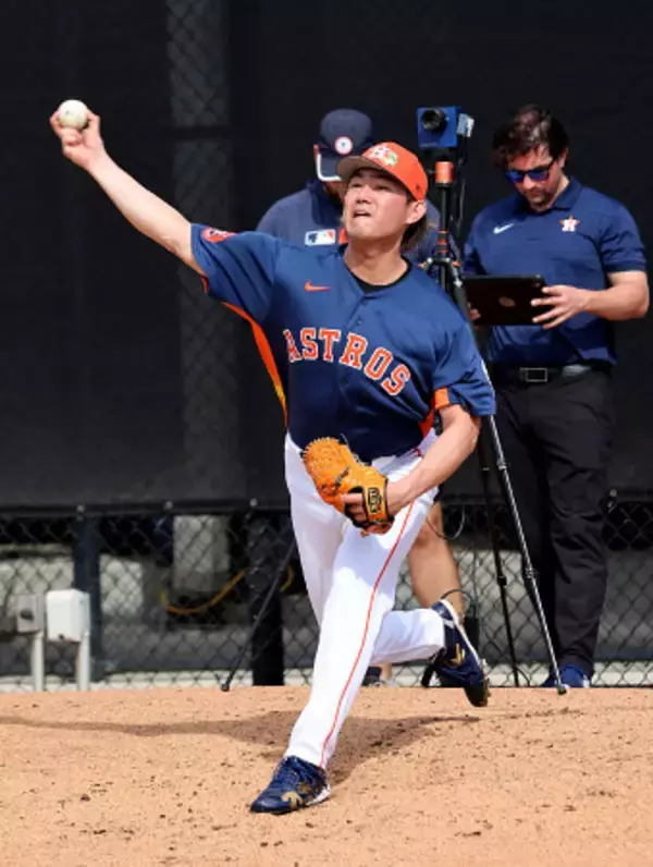 ブルペンの今井