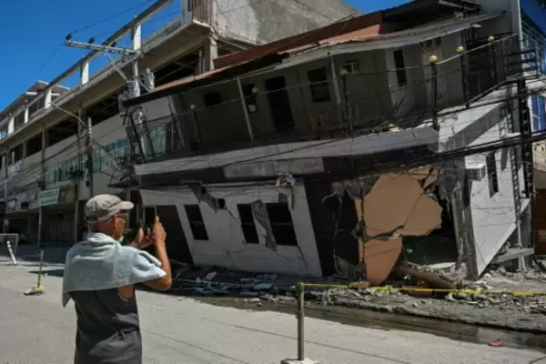 フィリピン南部地震、死者４１人に 寸断された被災地での救助活動続く