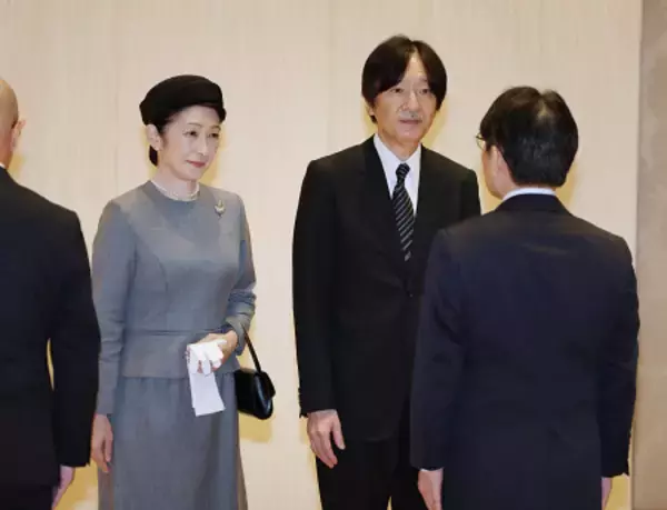 秋篠宮ご夫妻、ノルウェー出発