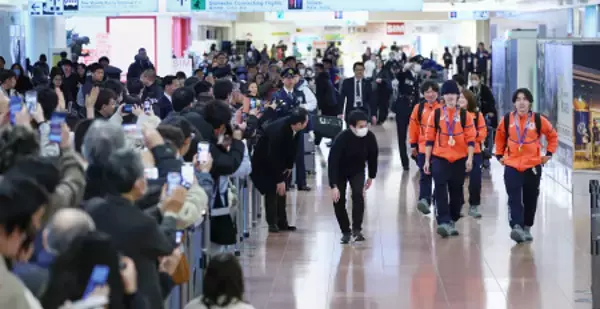 帰国した戸塚ら　五輪