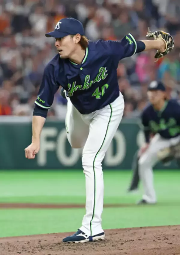 力投する高梨　プロ野球