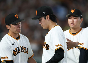 降板する西舘　プロ野球