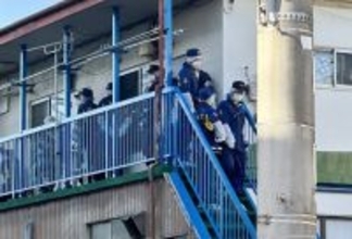 アパート押し入れに遺体か