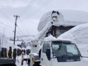 続く大雪、死者４６人