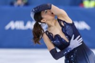 演技する坂本　五輪