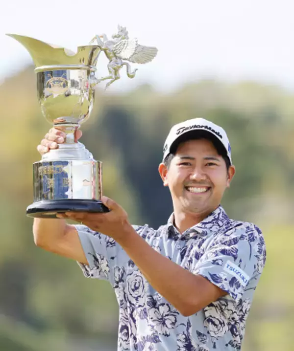 石坂友宏がツアー初優勝　男子ゴルフ