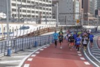 旧高速道路をランニング