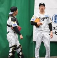 阪神の石井と坂本　プロ野球