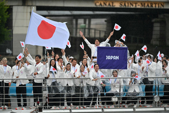 「開かれた五輪」開幕＝花の都で江村ら笑顔〔五輪〕