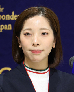 りくりゅうペアに紫綬