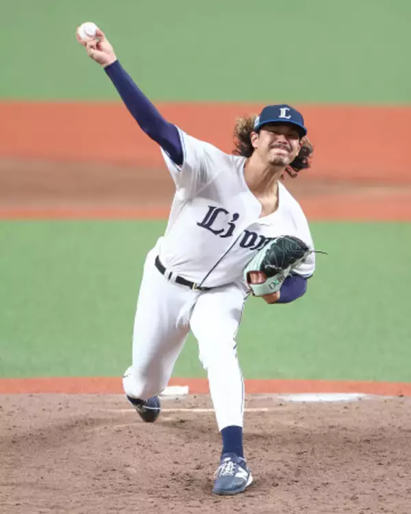 高橋光の力投　プロ野球