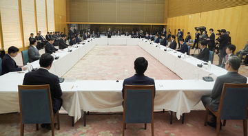 控除見送り、早期導入優先＝「年収の壁」超えで給付増―国民会議