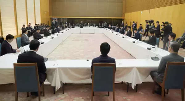 控除見送り、早期導入優先＝「年収の壁」超えで給付増―国民会議