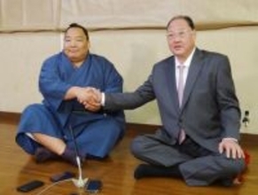 出羽ノ龍と出羽海親方