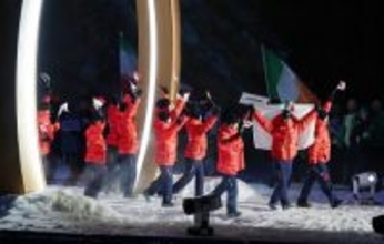 入場行進する日本の選手ら　五輪