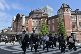 ５月求人、１．１７倍に低下＝２カ月ぶり、失業率は２．５％