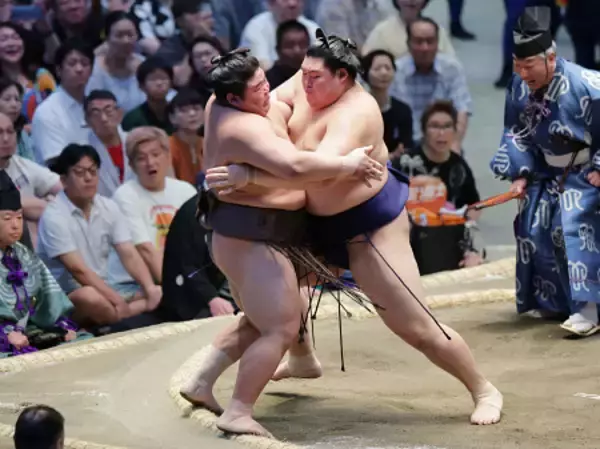 大の里の寄り切り