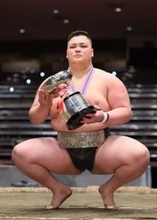 日大の鮫島がアマ横綱＝大学１年Ｖは３人目―全日本相撲選手権