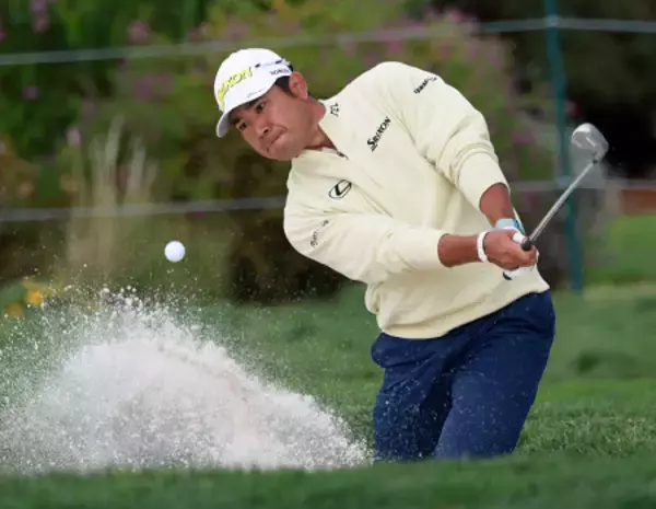 松山は８位　ゴルフ