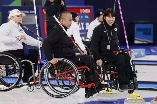 車いすカーリング、初勝利