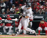 「泉口が逆転２ラン＝プロ野球・広島１―２巨人」の画像1