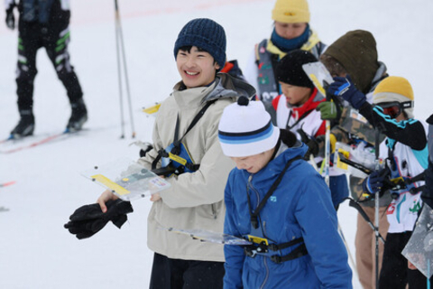 悠仁さま、スキー体験会に＝紀子さまと、「達成感あった」―北海道