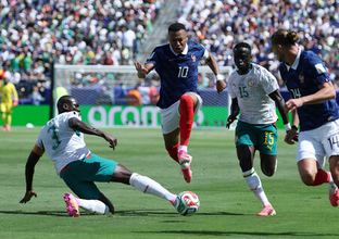 打開したエムバペ＝柔らかく、豪快に―Ｗ杯サッカー・フランス
