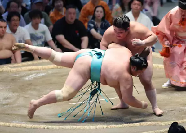 伯乃富士の上手投げ