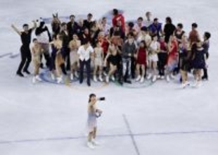 写真を撮る坂本　五輪