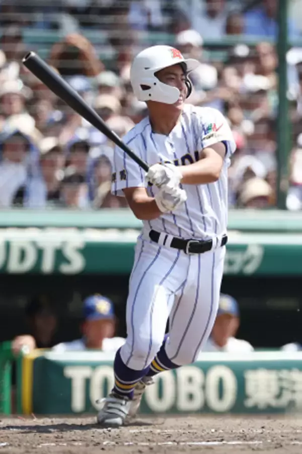 狩野の適時二塁打　高校野球