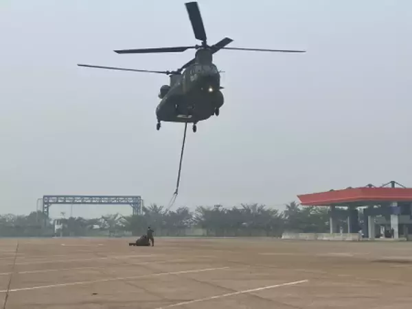 陸自ヘリが消火活動　インドネシア