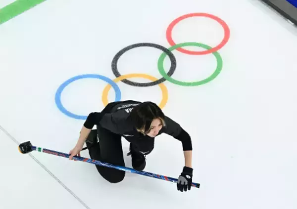 ストーンを投じた吉村　五輪