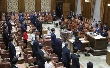 衆院委、ＳＮＳ選挙法案を可決