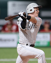 栗原の２ラン　プロ野球