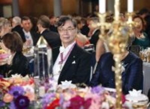 晩さん会に出席した坂口さん